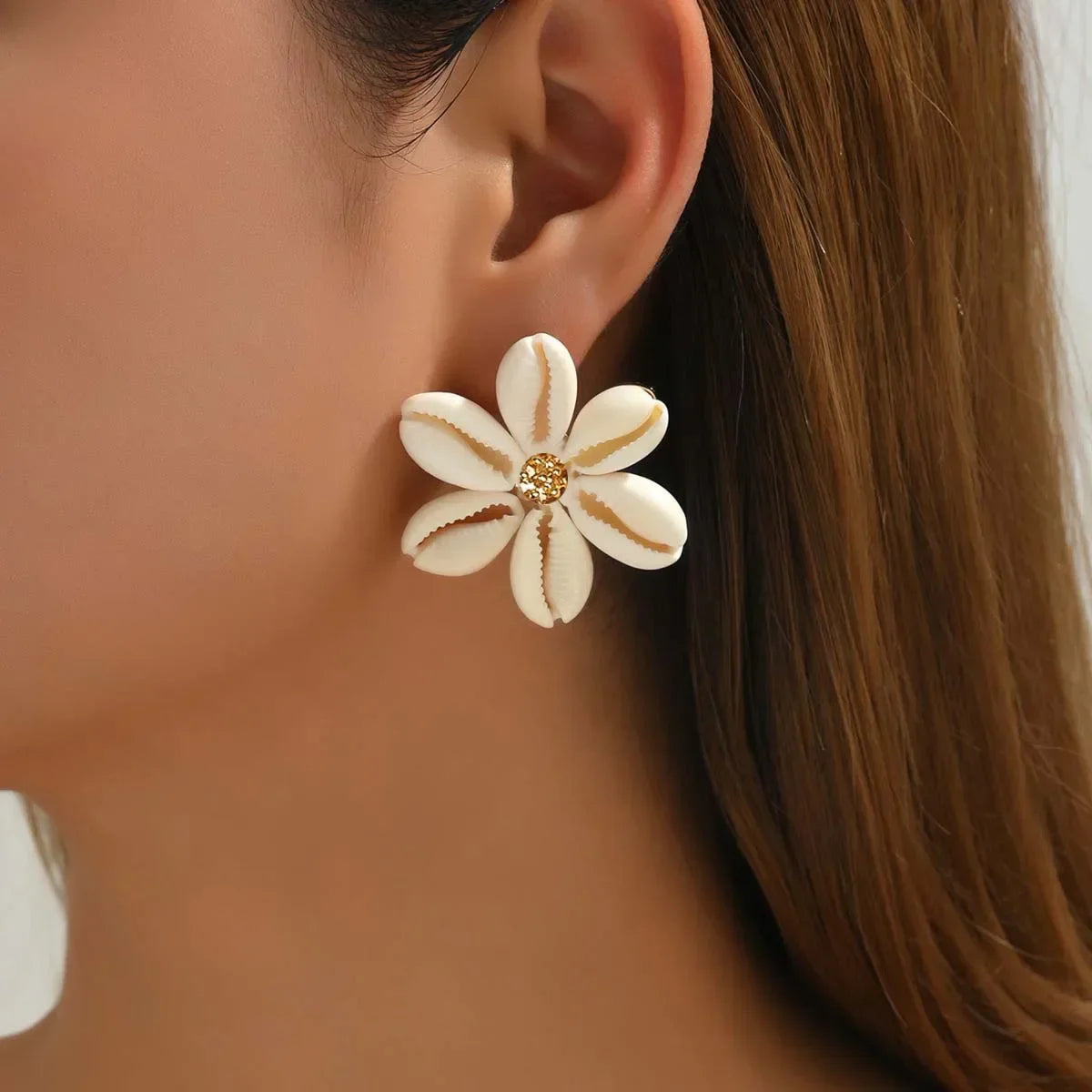 Shell Stud Earring - Piña Colada