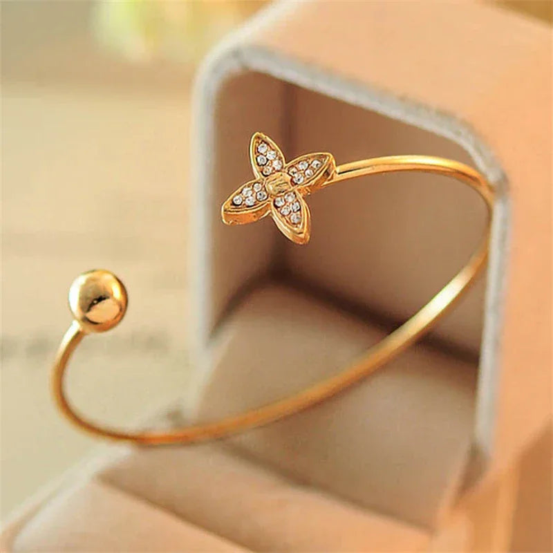 Luxury Rotatable Zircon Four-Leaf - Piña Colada