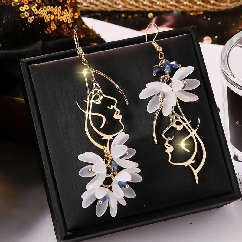 White Flower Tassel Earrings - Piña Colada