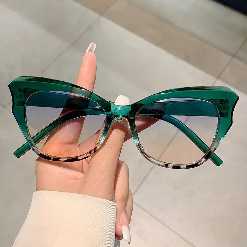 Cat Eye Vintage Sunglasses - Piña Colada