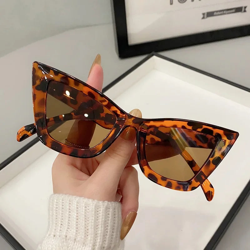 Trendy Cat Eye Mirror Sunglasses for Women - Piña Colada