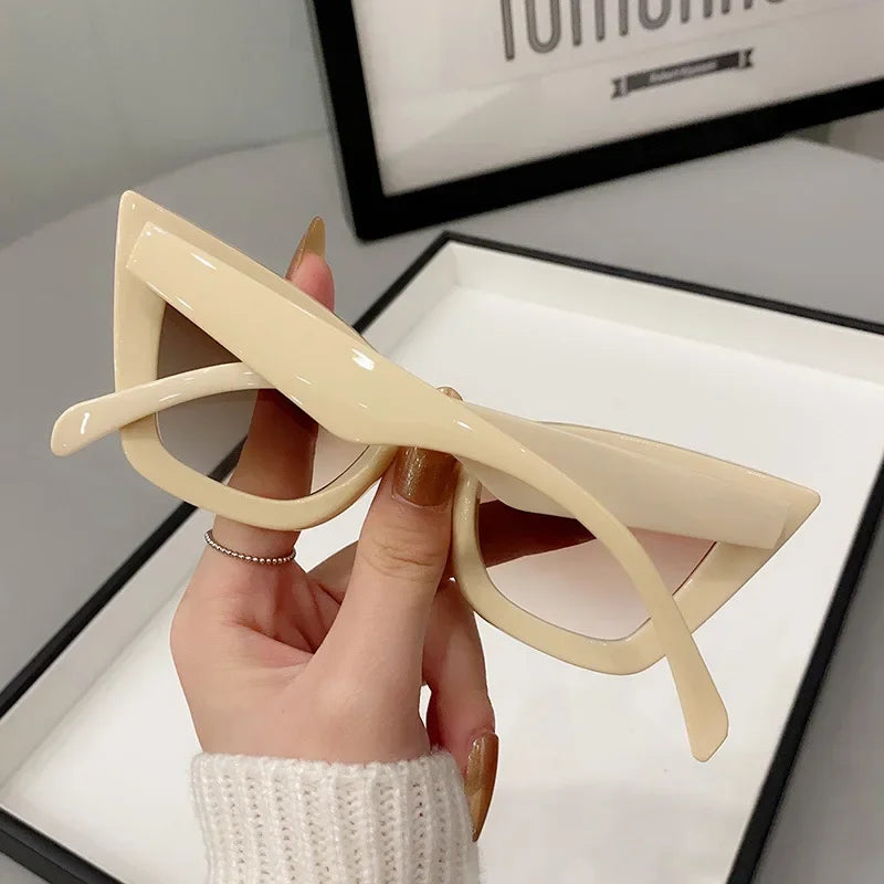 Trendy Cat Eye Mirror Sunglasses for Women - Piña Colada