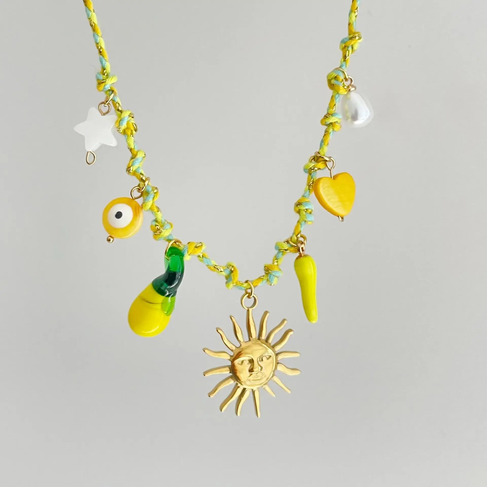 Beach Style Turtle & Starfish Pendant Necklace - Piña Colada