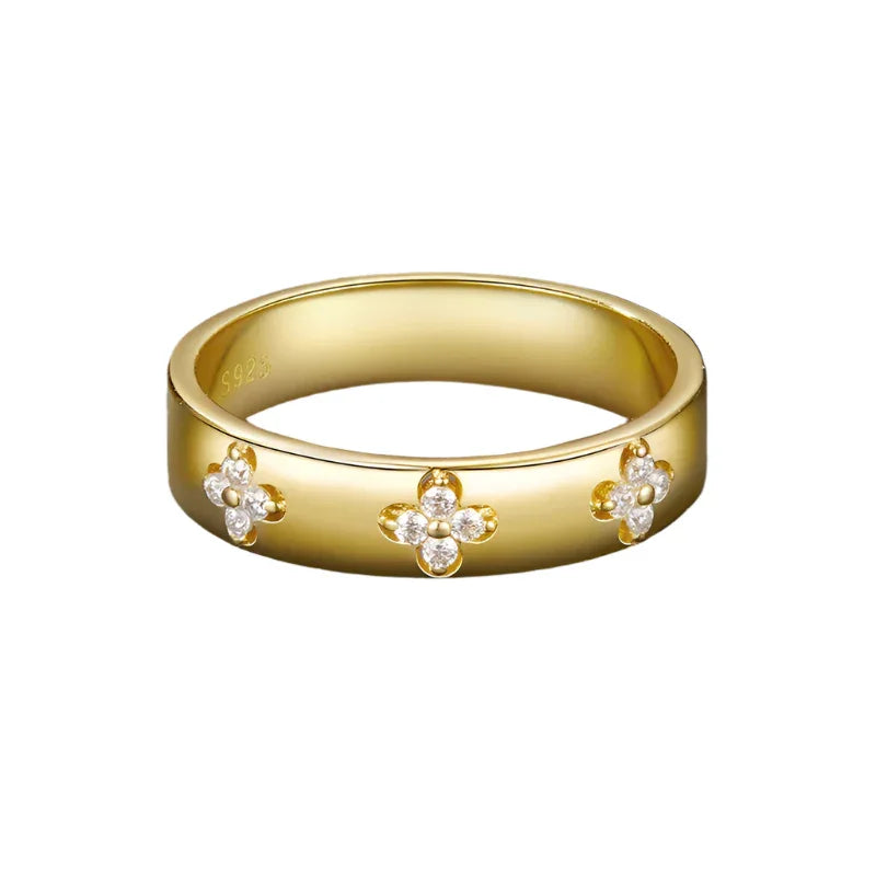 Lucky Clover Moissanite Ring - Piña Colada