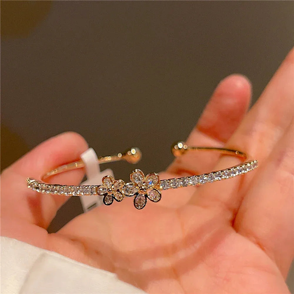 Luxury Rotatable Zircon Four-Leaf - Piña Colada