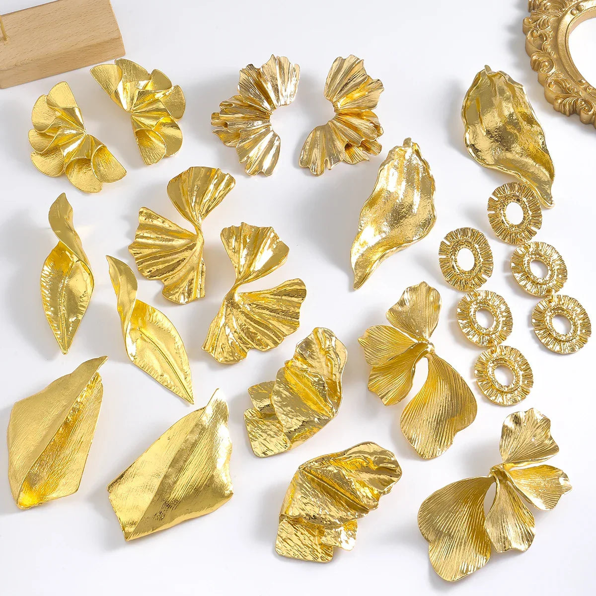 Elegant Gold Irregular Geometric Flower Drop Earrings – Vintage Statement Jewelry for Women - Piña Colada