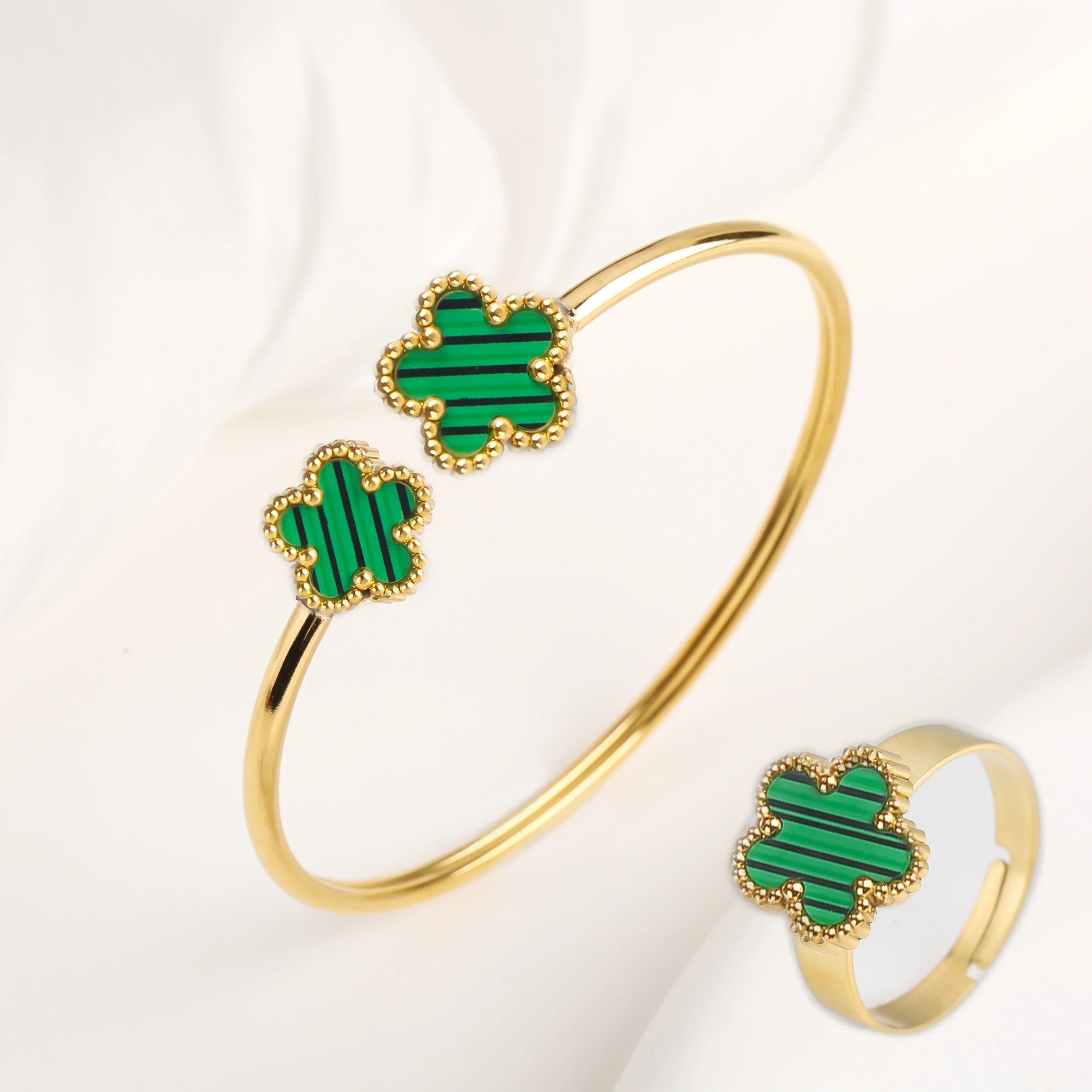 Lucky Stainless Steel Five Leaf Flower Bangle Ring - Piña Colada