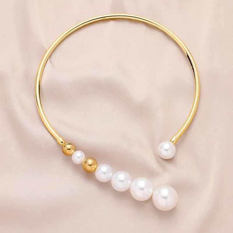 Exaggerated Pearl Necklace