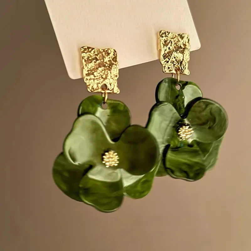 Vintage Acrylic Flower Petal Pendant - Piña Colada