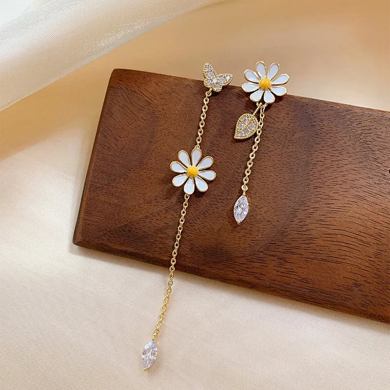 White Flower Tassel Earrings - Piña Colada