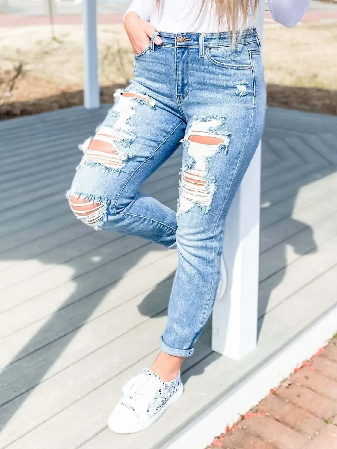 Distressed Skinny Jeans - Piña Colada