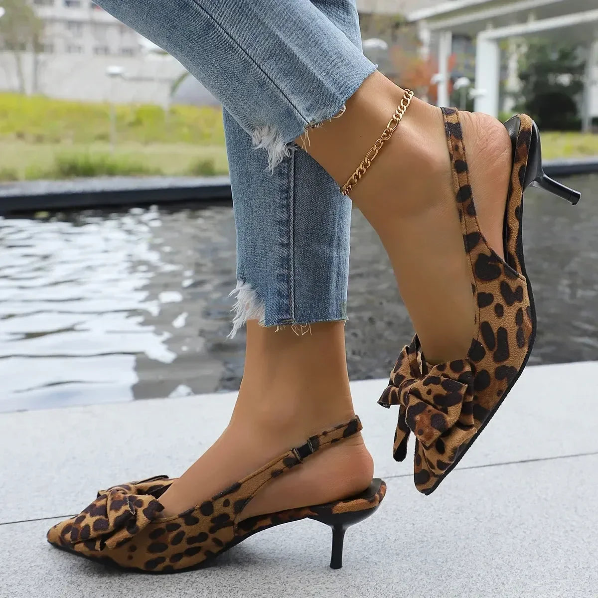Bow Point Toe Kitten Heels Pumps - Piña Colada