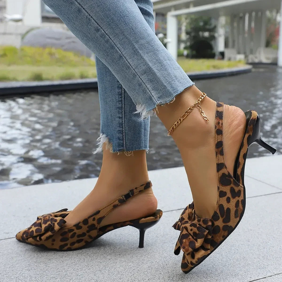 Bow Point Toe Kitten Heels Pumps - Piña Colada